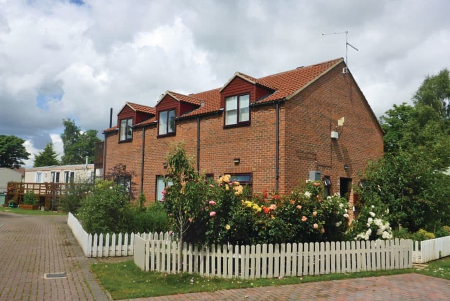 Weir Side Apartment