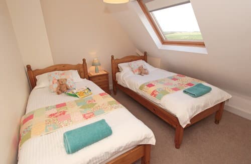Twin bedroom