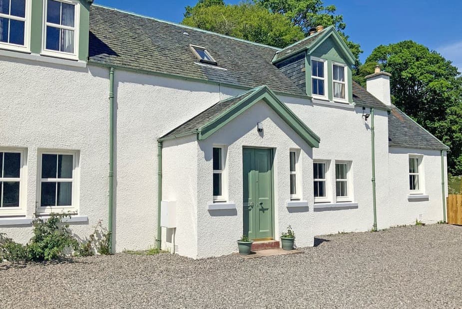 Stunning farmhouse | Balmore Farmhouse, Scaniport, near Inverness - Balmore Farmhouse