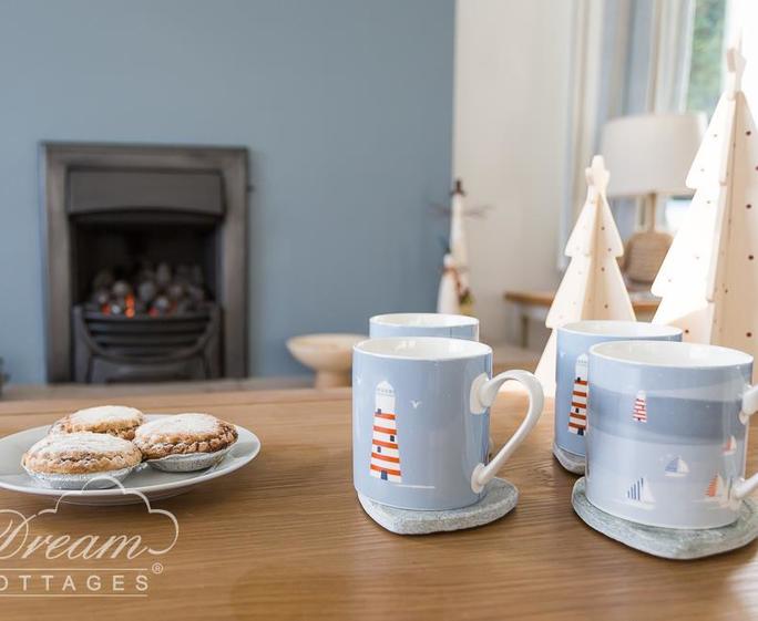 Dream Cottages - Sandsfoot Hse Xmas 17-1006