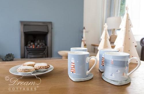 Dream Cottages - Sandsfoot Hse Xmas 17-1006