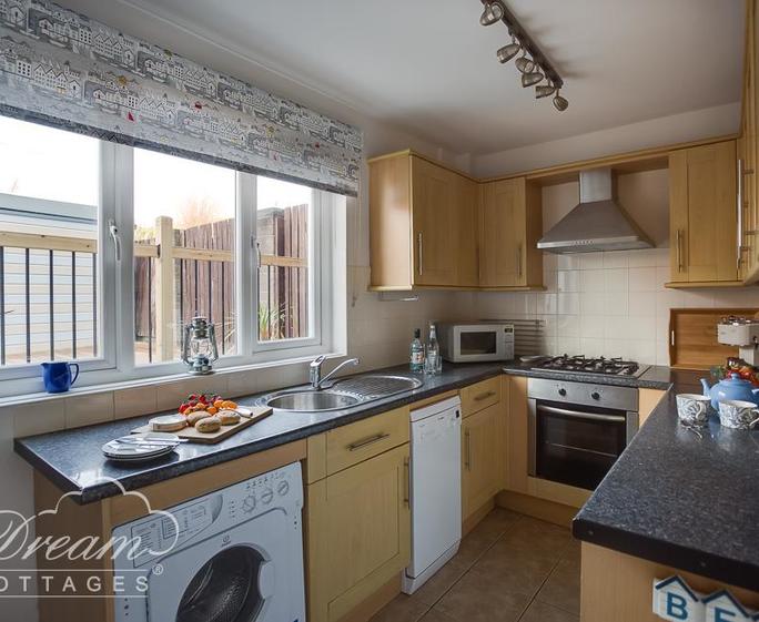 Dream Cottages - Sandsfoot House 1217 -1012