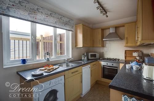 Dream Cottages - Sandsfoot House 1217 -1012