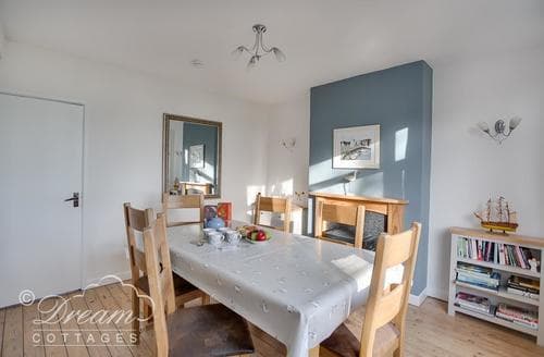 Dream Cottages - Sandsfoot House 1217 -1011