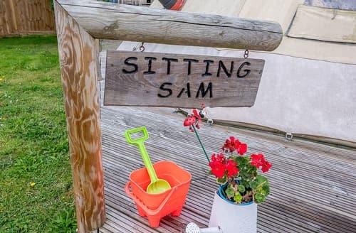 Sitting Sam | Swallow Park, Belton, Great Yarmouth, Norfolk