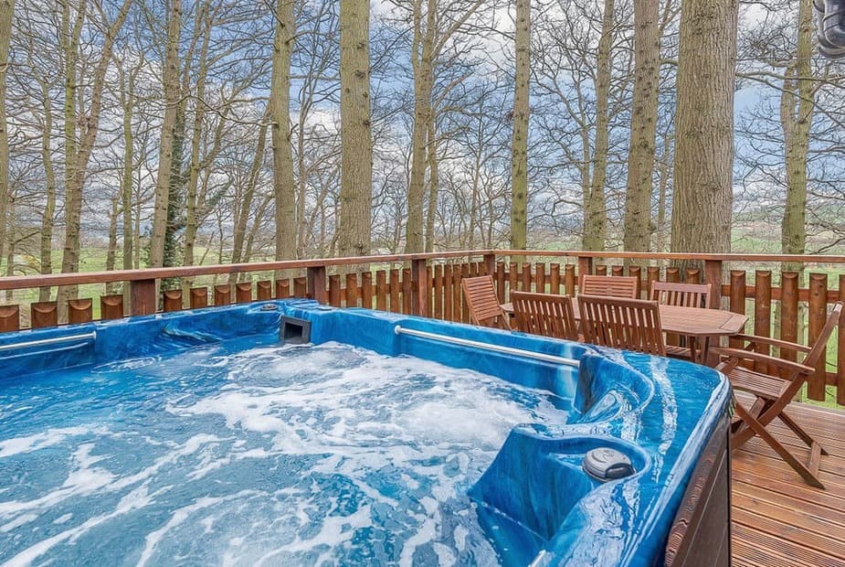 Mountain Lodge | Penllwyn Lodges, Garthmyl, Montgomery