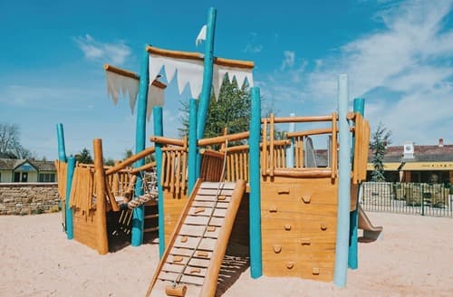 Children&rsquo;s play area<br />