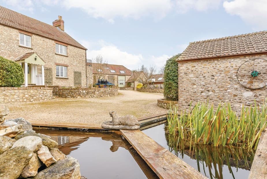 Cottage setting