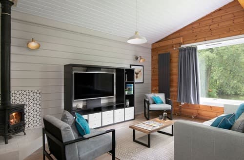 Signature Lodge with Hot Tub | Otterfalls, Upottery, Honiton