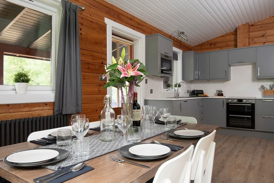 Signature Lodge with Hot Tub | Otterfalls, Upottery, Honiton