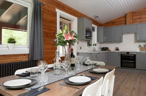 Signature Lodge with Hot Tub | Otterfalls, Upottery, Honiton