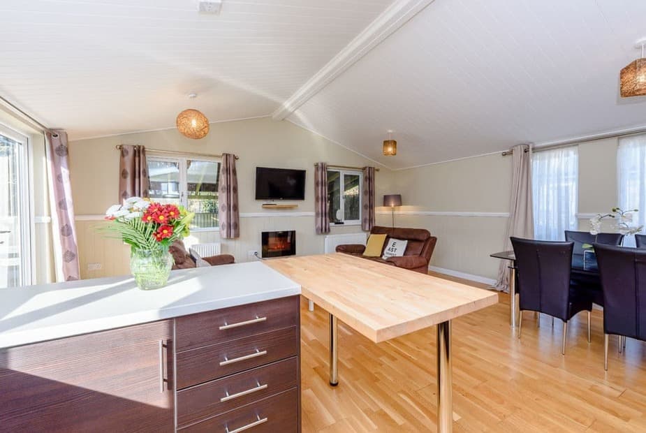 Typical Selby Lodge Plus | Selby Lodge Plus - Golden Cross Lodges, Chiddingly, Nr Eastbourne