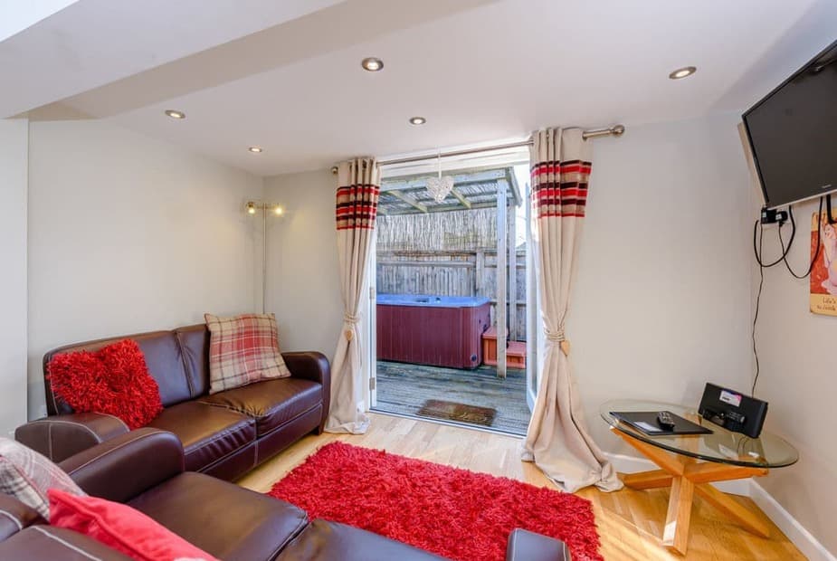 Honeymoon cottage | Honeymoon Cottage - Golden Cross Lodges, Chiddingly, Nr Eastbourne