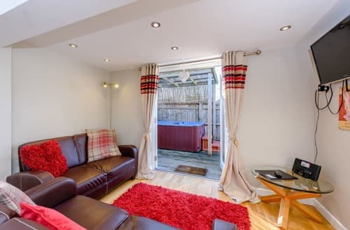 Honeymoon cottage | Honeymoon Cottage - Golden Cross Lodges, Chiddingly, Nr Eastbourne