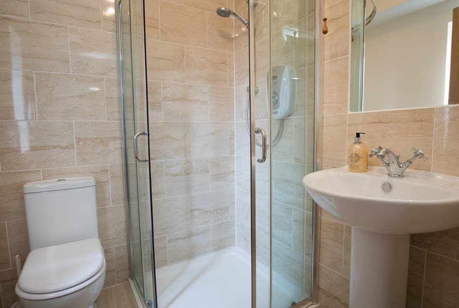 En-suite shower room off the master bedroom