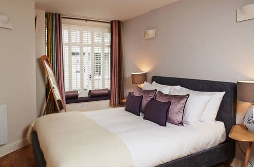 King size bedroom on the ground floor