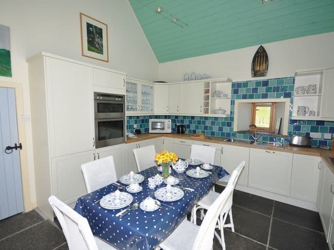 Fully equipped kitchen area