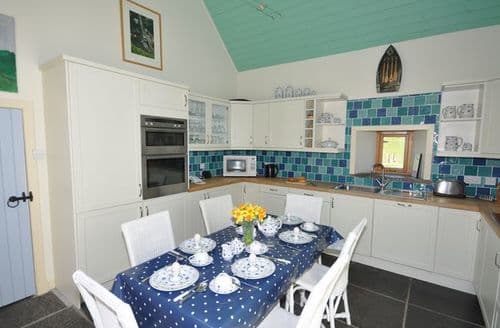 Fully equipped kitchen area