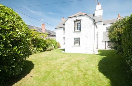 Last Minute Cottages - Great Weston Farmhouse