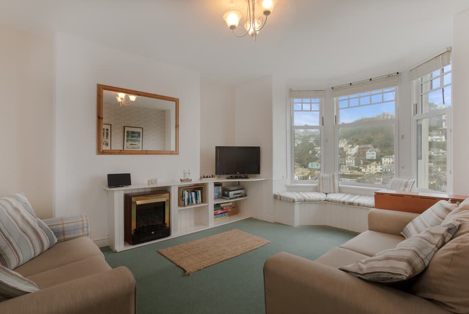 Another view of the lounge