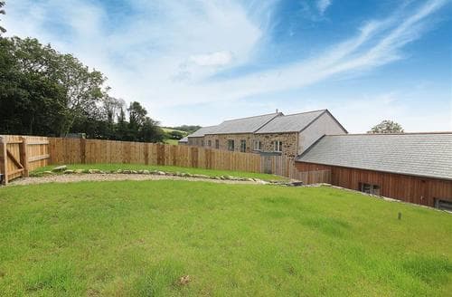 Rear partially enclosed garden
