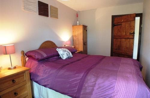 2108-9-bedroom2