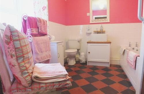 2108-7-bathroom