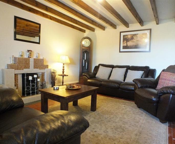 2108-4-sitting-room