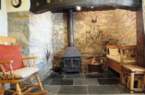 2108-1-Sime-fawr-inglenook-snug