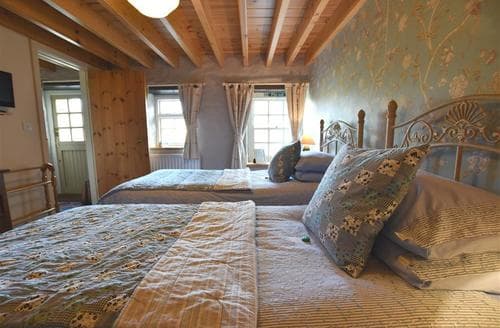2238-6-Twin bedroom (2)
