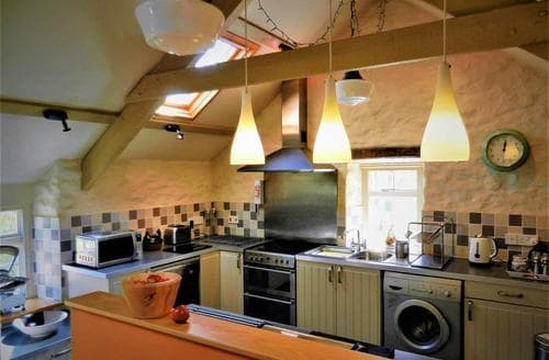 2238-3-kitchen at Beudy Bendigaid (3)