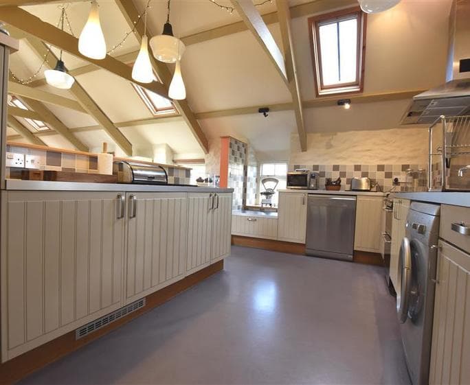 2238-3-kitchen at Beudy Bendigaid (2)