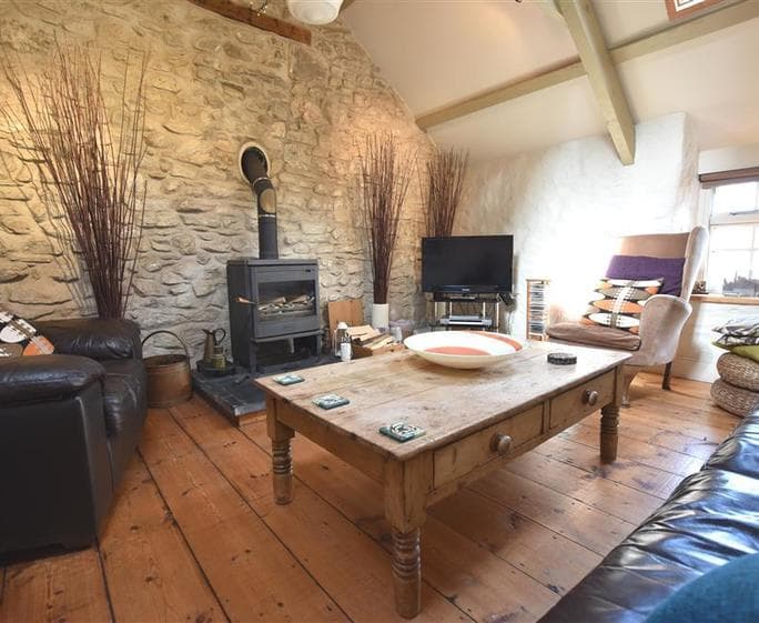 2238-1-Beudy sitting room (2)