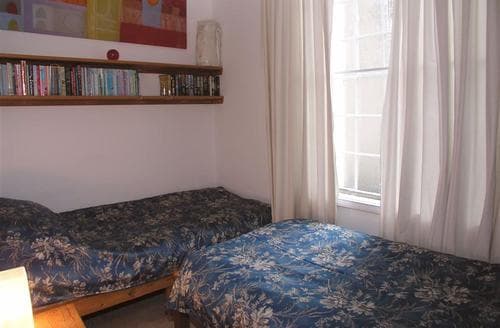 OLD CHAPEL TWIN BEDROOM  BIG