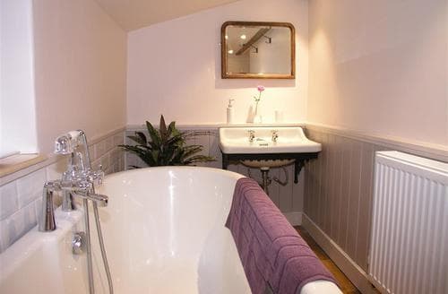 CHERRY TREE BATHROOM 2 