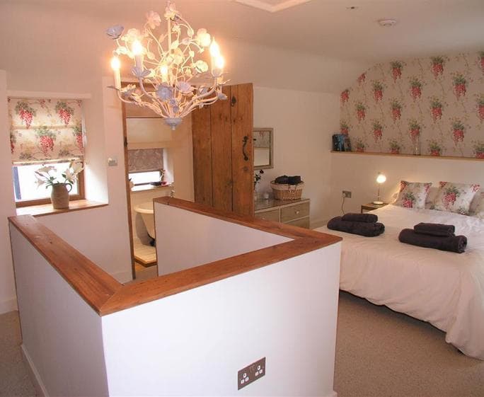 CHERRY TREE BEDROOM 9 