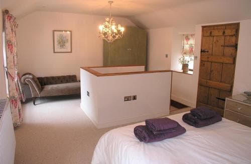 CHERRY TREE BEDROOM 2 