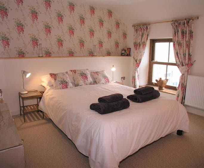 CHERRY TREE BEDROOM 1 