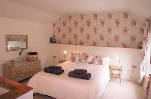 CHERRY TREE BEDROOM 