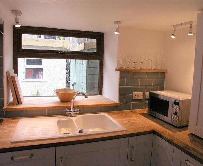 CHERRY TREE KITCHEN 6 