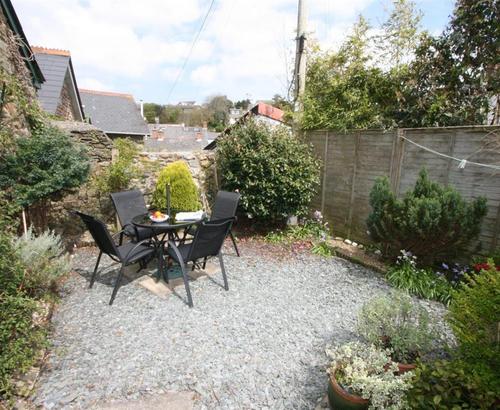Courtyard garden
