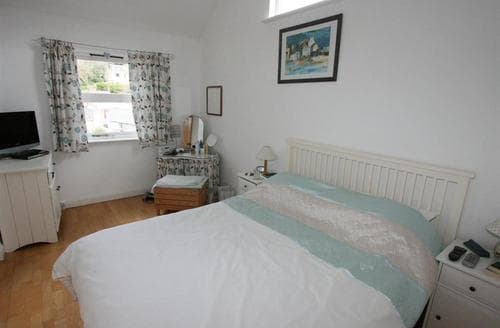Rear kingsize bedroom