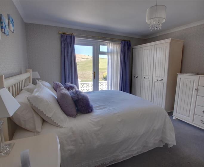 Bedroom 1 - View 2