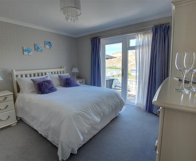 Bedroom 1 - View 1
