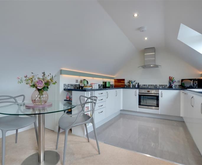 TS725 - Dining area