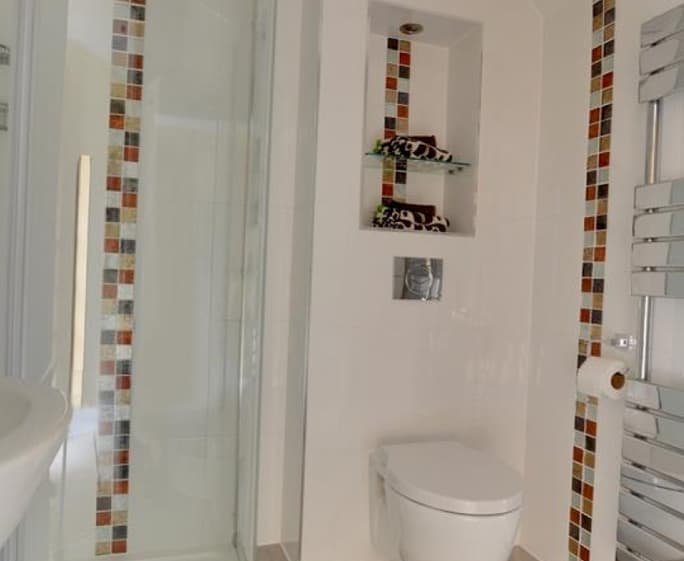 TS725 - Shower Room
