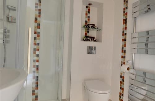 TS725 - Shower Room