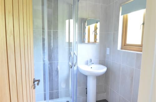 EK721 - En-Suite Shower Room