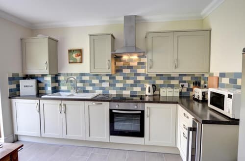 EK721 - Kitchen -view 2