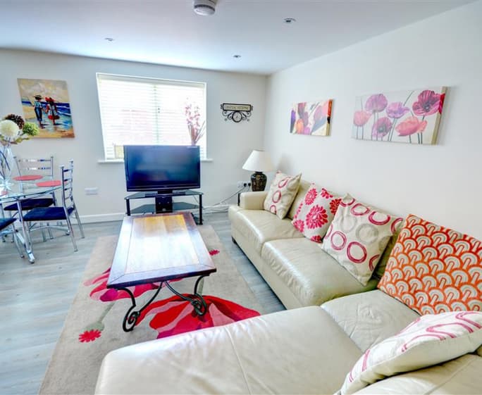 Lounge - View 2